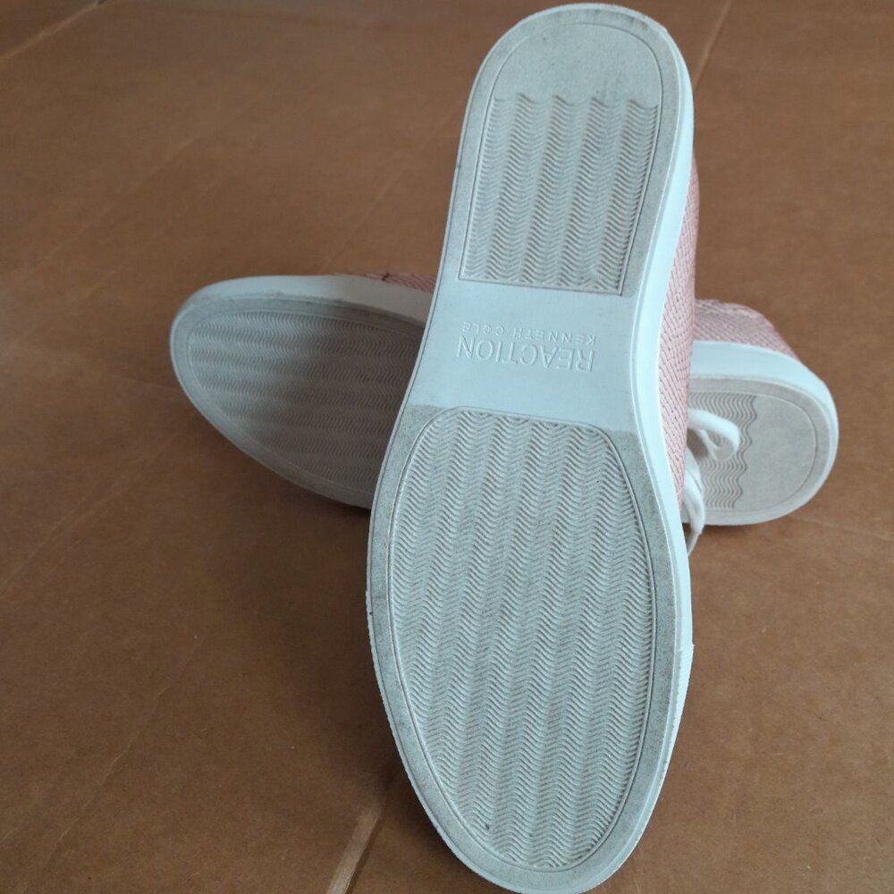 Kenneth Cole Reaction Women's Kam-era Suede Sneaker Blush Size 8.5M - Picture 6 of 8